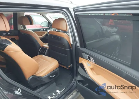 2021 BMW X7 xDrive40I z USA, uszkodzony, nr VIN 5UXCW2C04M9D99050